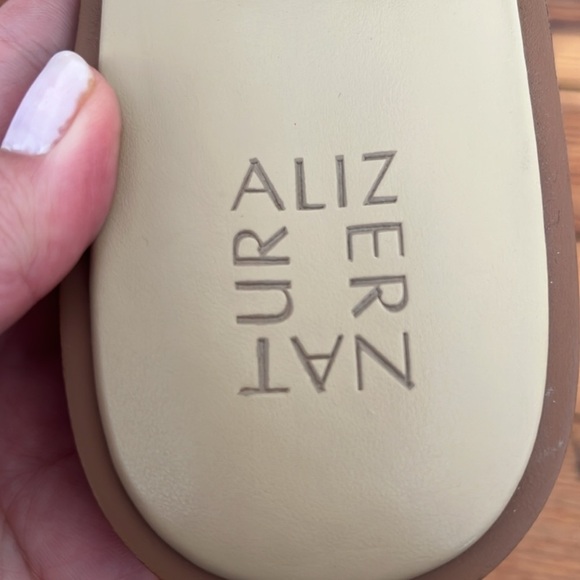 Naturalizer Frankie Black and Cream Woven Thong Sandals w/Gold Embellishment - Picture 7 of 9